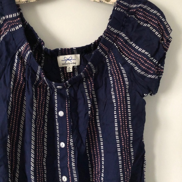 off the shoulder shirt - Picture 2 of 4